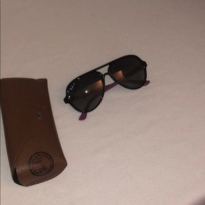 Black with pink side raybans.